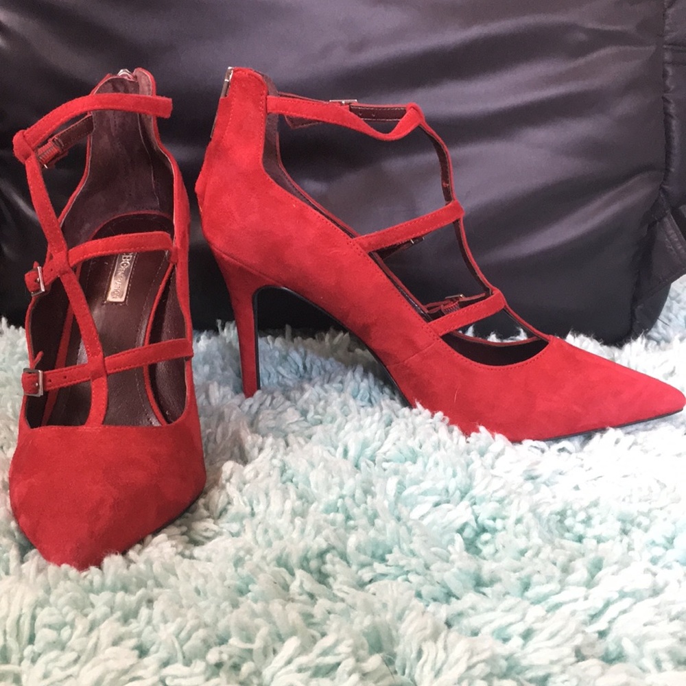 Red velvet pointed toe heel